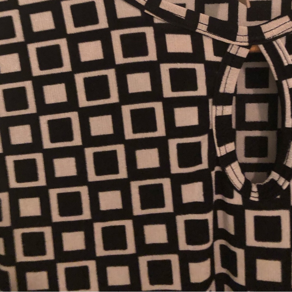 Mod + Funky Blouse with Keyhole! Super 70s, girl.
